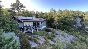 Cottage, boat, spa, private dock, Lillesand